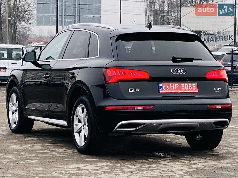 Позашляховик / Кросовер Audi Q5 2018 в Рівному
