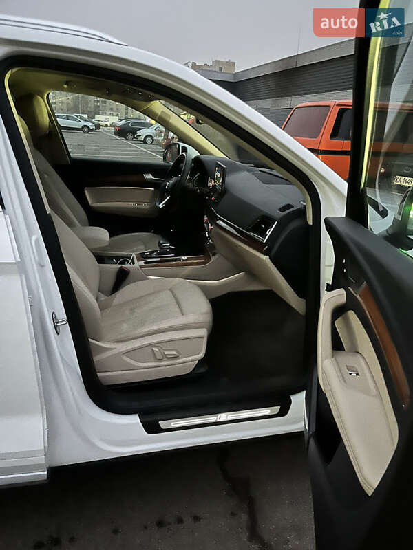 Внедорожник / Кроссовер Audi Q5 2022 в Киеве