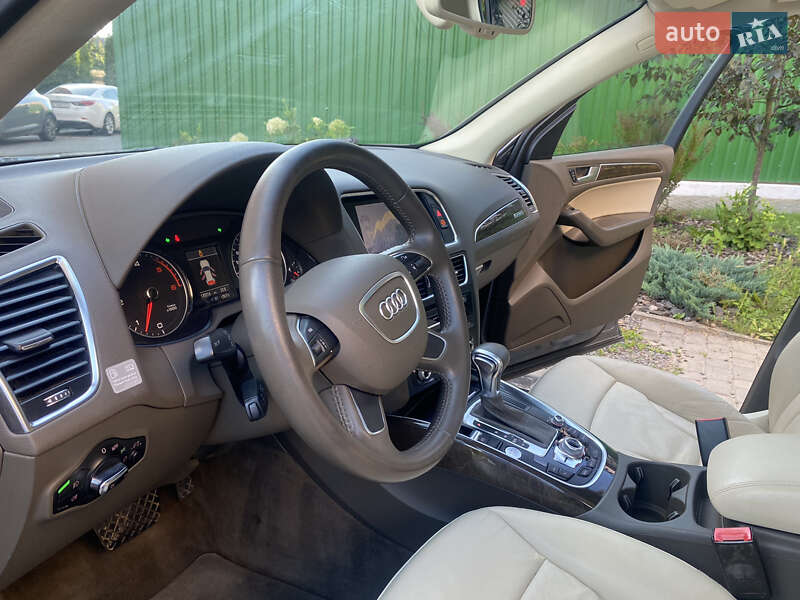 Внедорожник / Кроссовер Audi Q5 2014 в Луцке