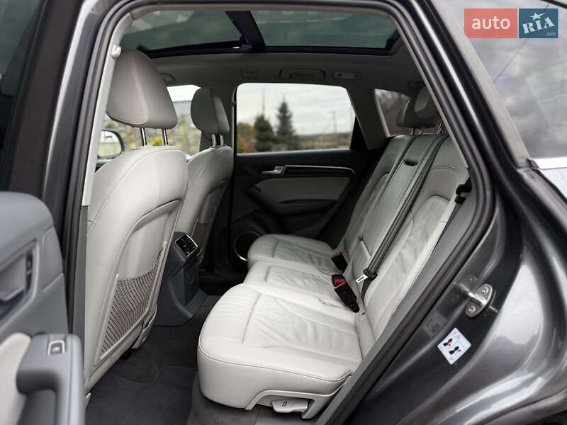 Внедорожник / Кроссовер Audi Q5 2016 в Стрые