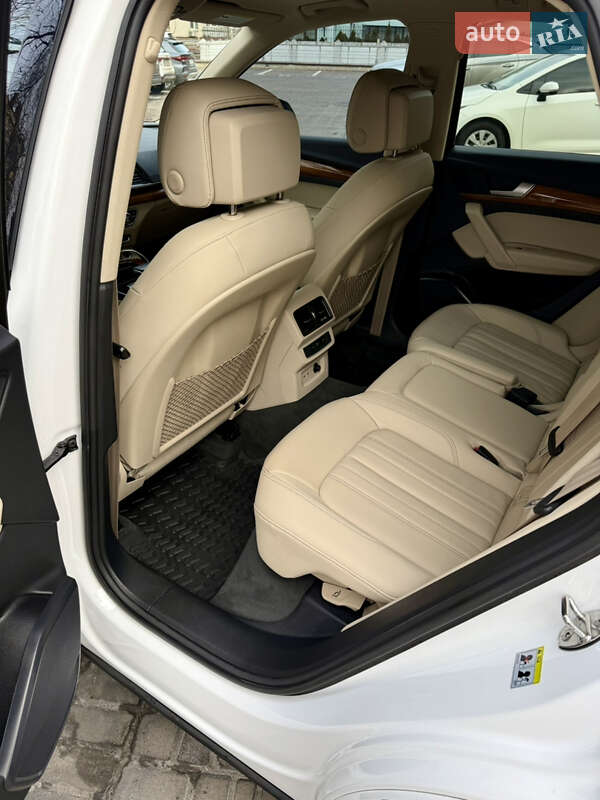 Внедорожник / Кроссовер Audi Q5 2022 в Киеве