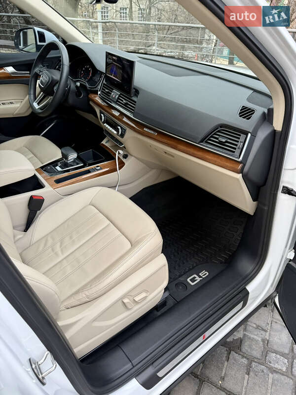 Внедорожник / Кроссовер Audi Q5 2022 в Киеве