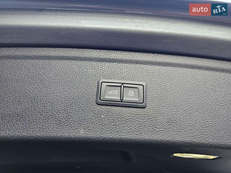 Внедорожник / Кроссовер Audi Q5 2017 в Луцке