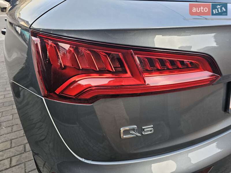 Внедорожник / Кроссовер Audi Q5 2017 в Луцке