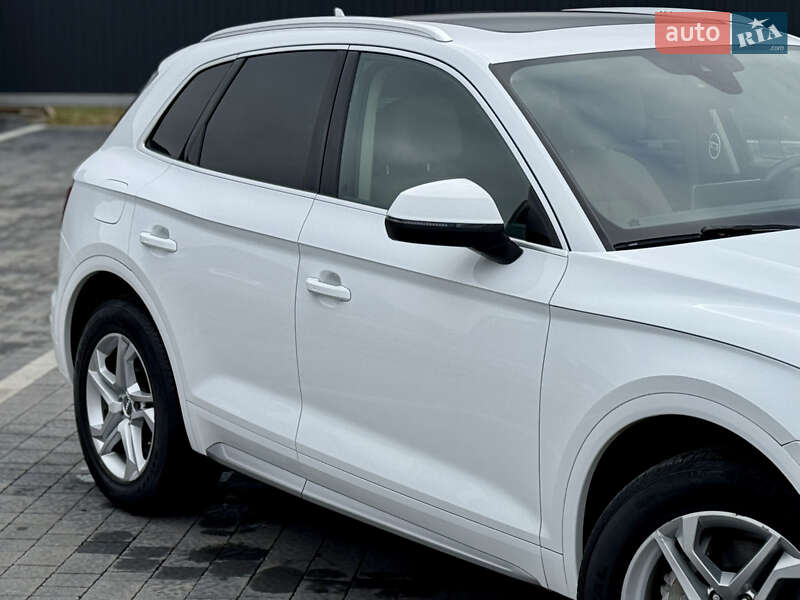 Позашляховик / Кросовер Audi Q5 2018 в Самборі