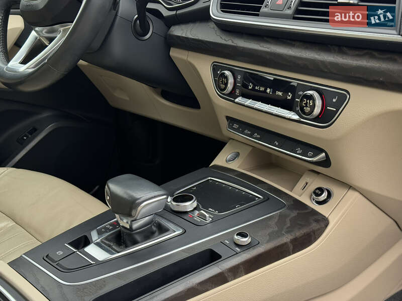 Позашляховик / Кросовер Audi Q5 2018 в Самборі