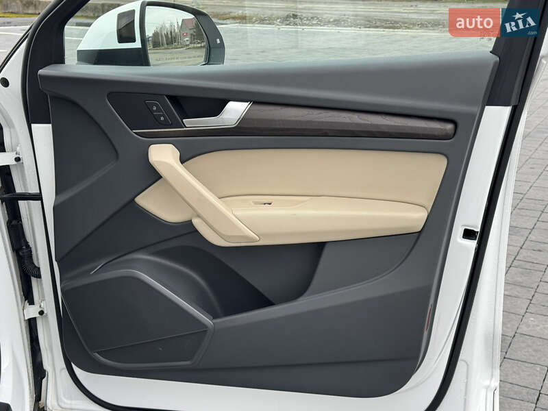 Позашляховик / Кросовер Audi Q5 2018 в Самборі