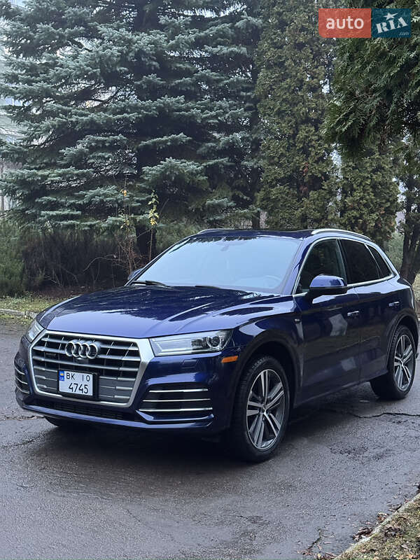 Внедорожник / Кроссовер Audi Q5 2019 в Ровно