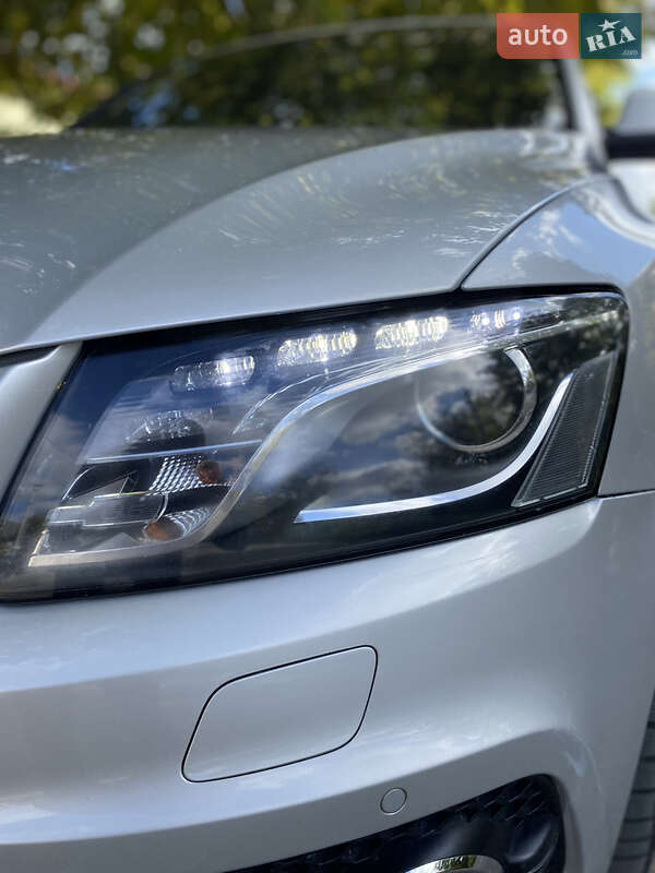 Внедорожник / Кроссовер Audi Q5 2010 в Каменец-Подольском