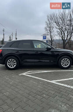 Внедорожник / Кроссовер Audi Q5 2020 в Киеве