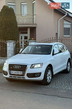 Позашляховик / Кросовер Audi Q5 2011 в Ужгороді