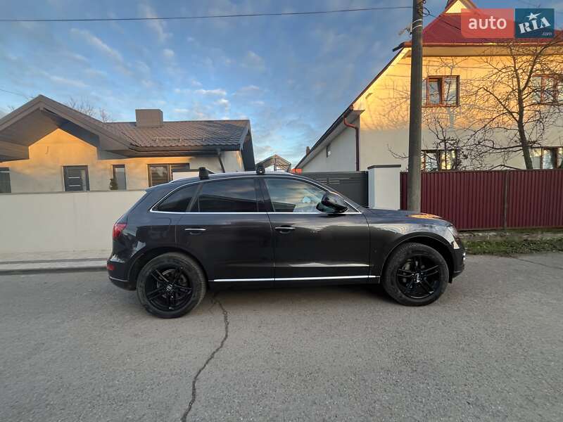 Позашляховик / Кросовер Audi Q5 2015 в Виноградові