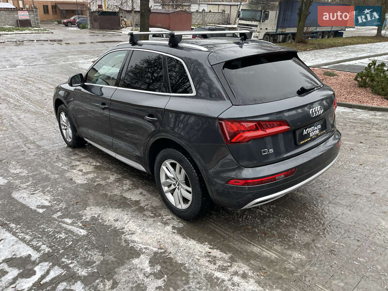 Позашляховик / Кросовер Audi Q5 2020 в Рівному