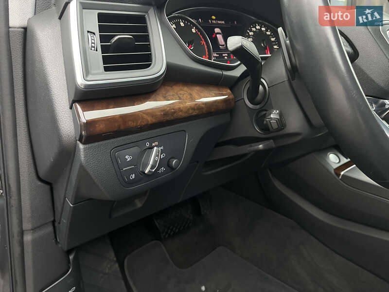 Позашляховик / Кросовер Audi Q5 2020 в Рівному