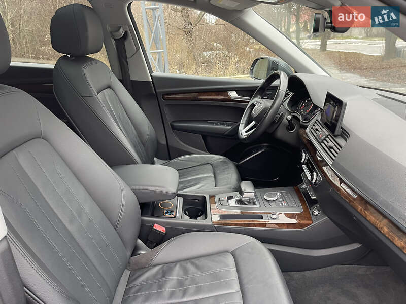 Позашляховик / Кросовер Audi Q5 2020 в Рівному