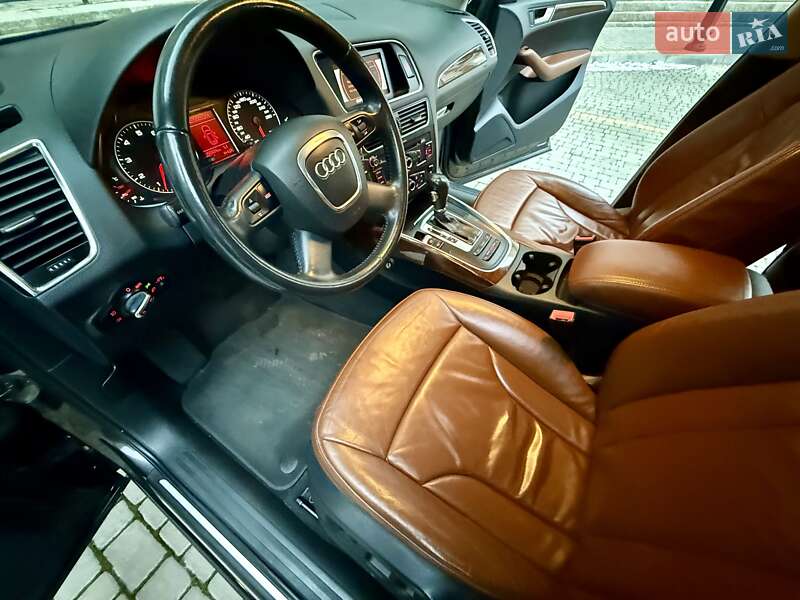 Внедорожник / Кроссовер Audi Q5 2009 в Одессе