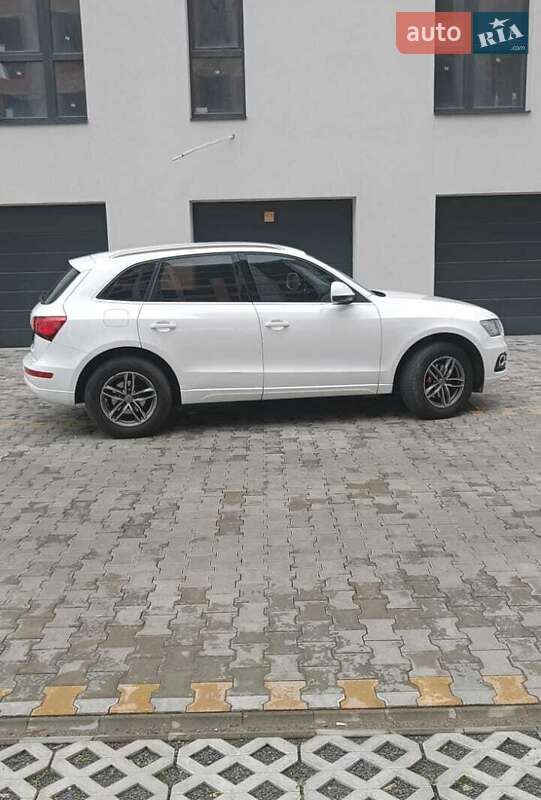 Позашляховик / Кросовер Audi Q5 2013 в Ужгороді