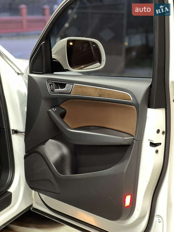 Позашляховик / Кросовер Audi Q5 2016 в Львові