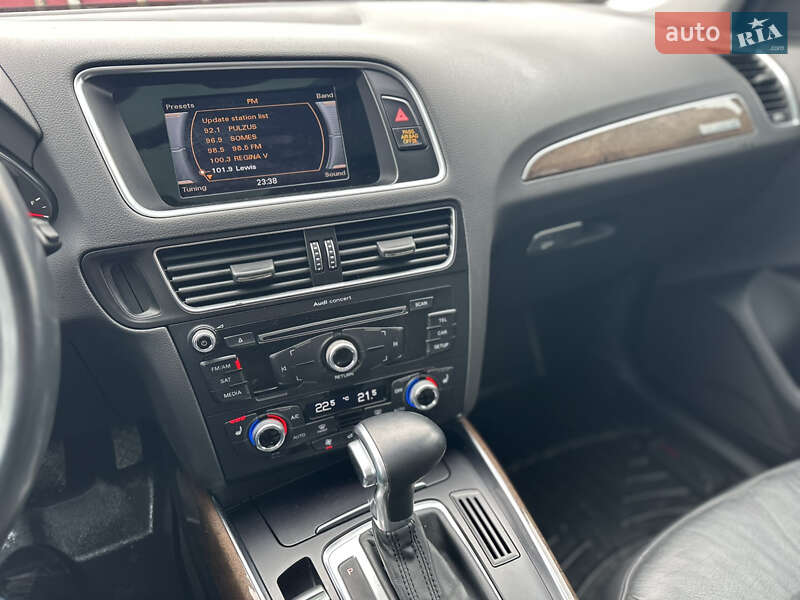 Внедорожник / Кроссовер Audi Q5 2015 в Виноградове