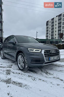 Позашляховик / Кросовер Audi Q5 2018 в Городку