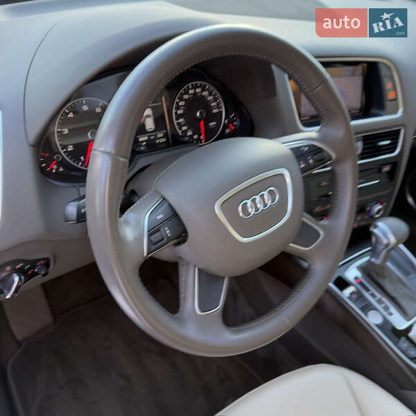 Внедорожник / Кроссовер Audi Q5 2015 в Луцке