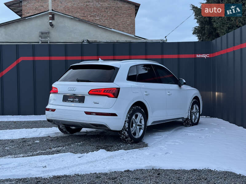 Внедорожник / Кроссовер Audi Q5 2017 в Луцке