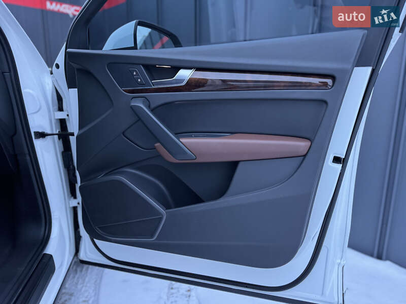 Внедорожник / Кроссовер Audi Q5 2017 в Луцке