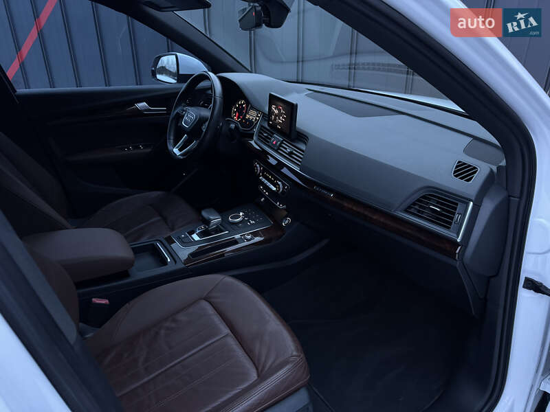 Внедорожник / Кроссовер Audi Q5 2017 в Луцке