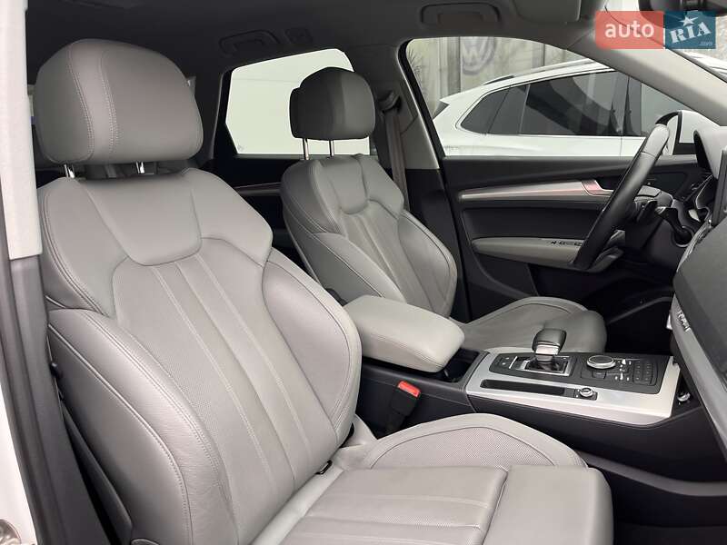 Внедорожник / Кроссовер Audi Q5 2017 в Житомире