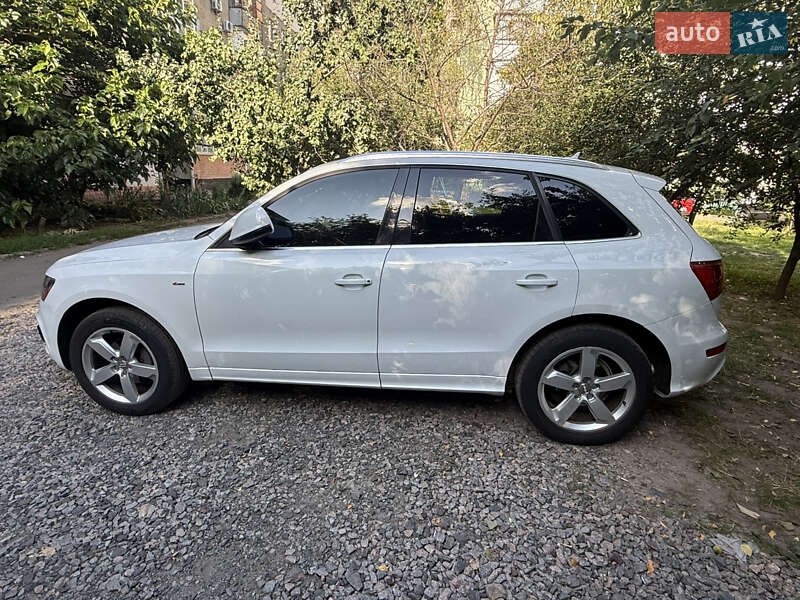 Позашляховик / Кросовер Audi Q5 2011 в Полтаві