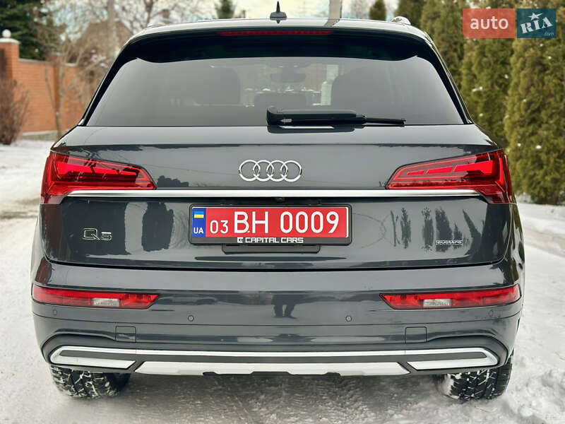 Внедорожник / Кроссовер Audi Q5 2021 в Киеве