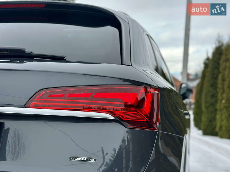 Внедорожник / Кроссовер Audi Q5 2021 в Киеве