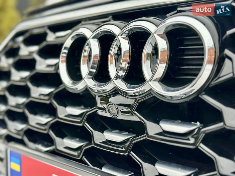 Внедорожник / Кроссовер Audi Q5 2021 в Киеве