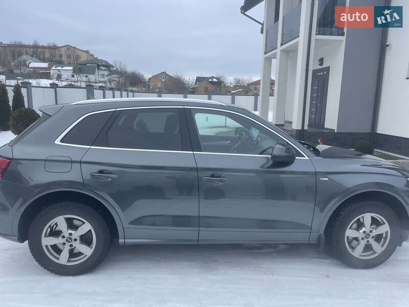 Внедорожник / Кроссовер Audi Q5 2017 в Львове