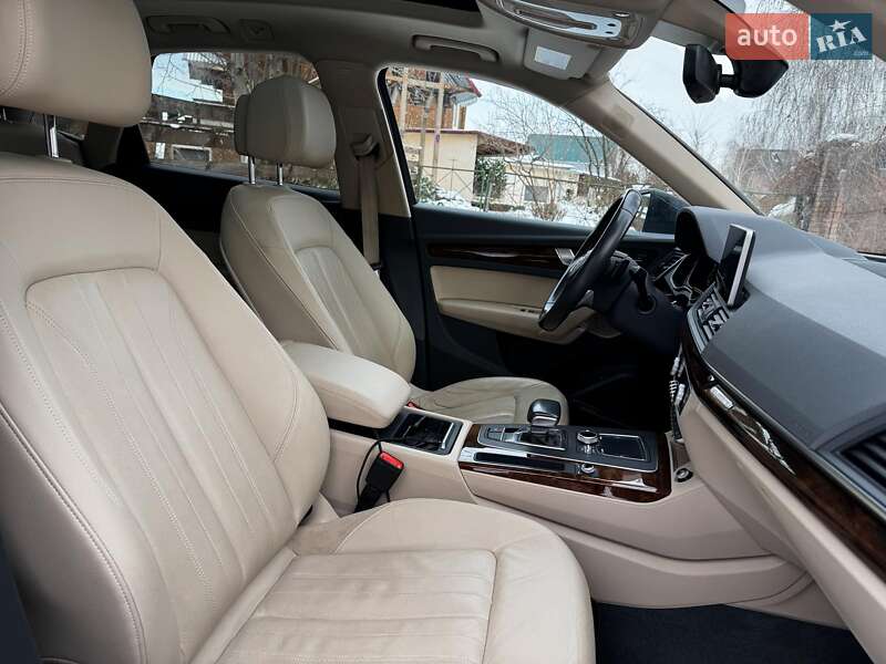 Внедорожник / Кроссовер Audi Q5 2017 в Киеве