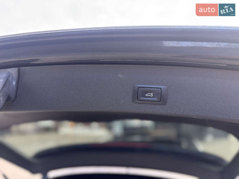 Позашляховик / Кросовер Audi Q5 2016 в Косові