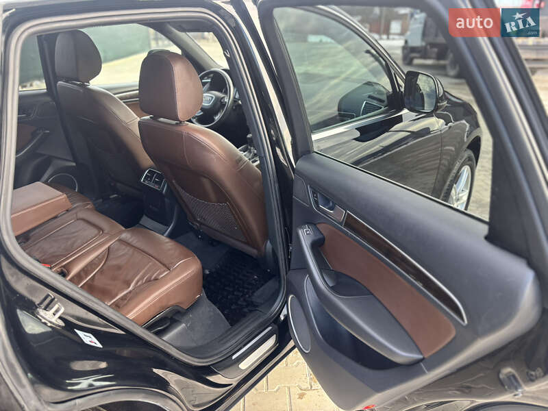 Позашляховик / Кросовер Audi Q5 2016 в Косові