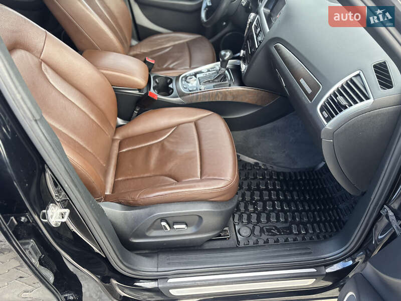 Позашляховик / Кросовер Audi Q5 2016 в Косові