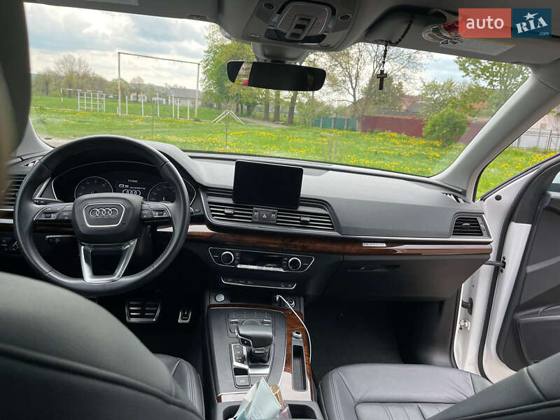 Позашляховик / Кросовер Audi Q5 2017 в Івано-Франківську