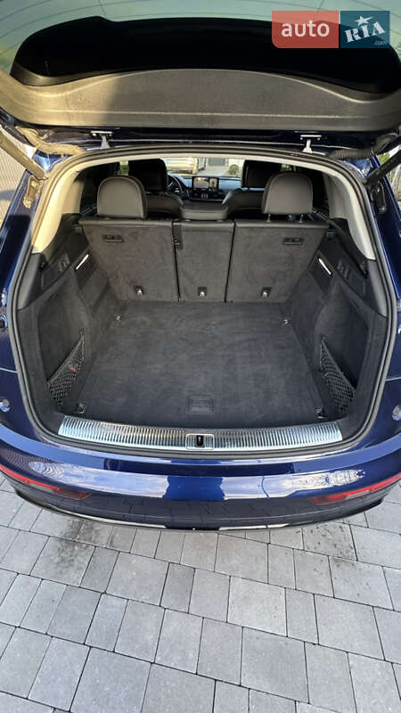 Позашляховик / Кросовер Audi Q5 2021 в Києві