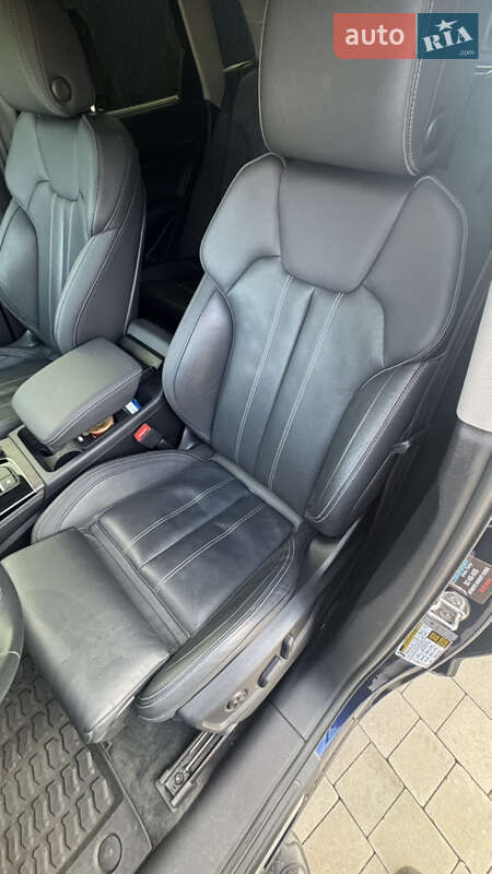 Позашляховик / Кросовер Audi Q5 2021 в Києві