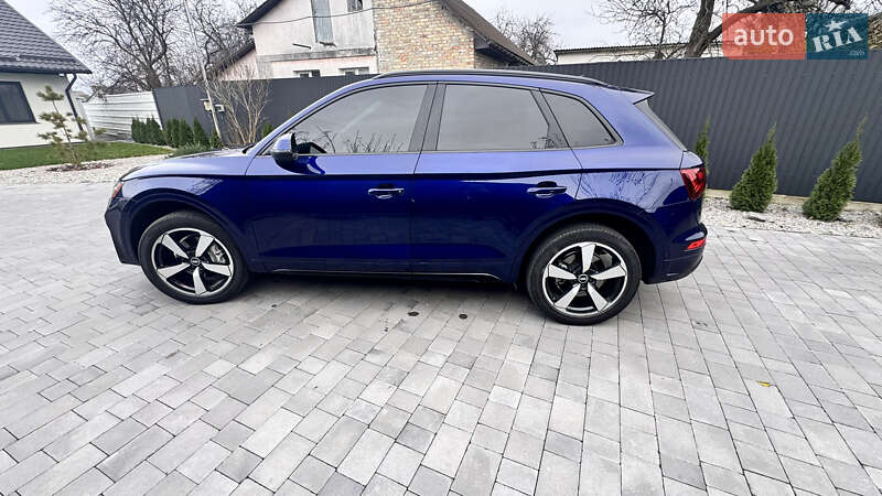 Позашляховик / Кросовер Audi Q5 2021 в Києві