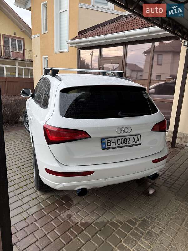 Внедорожник / Кроссовер Audi Q5 2010 в Одессе
