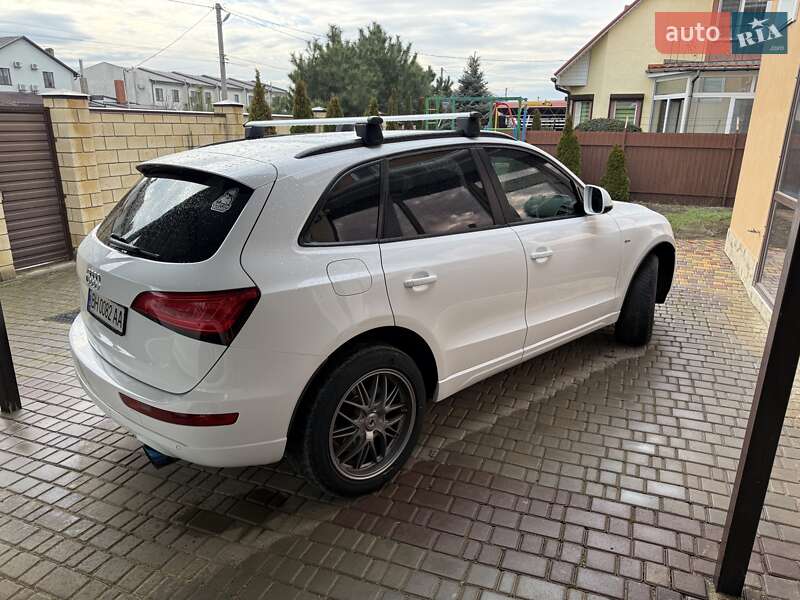Внедорожник / Кроссовер Audi Q5 2010 в Одессе