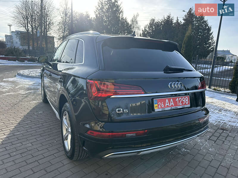 Позашляховик / Кросовер Audi Q5 2021 в Володимирі
