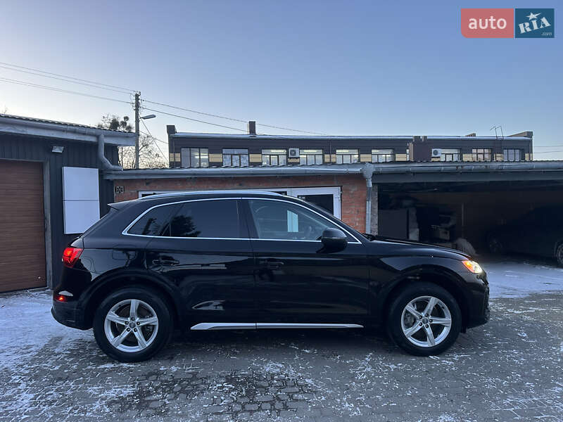 Позашляховик / Кросовер Audi Q5 2021 в Володимирі