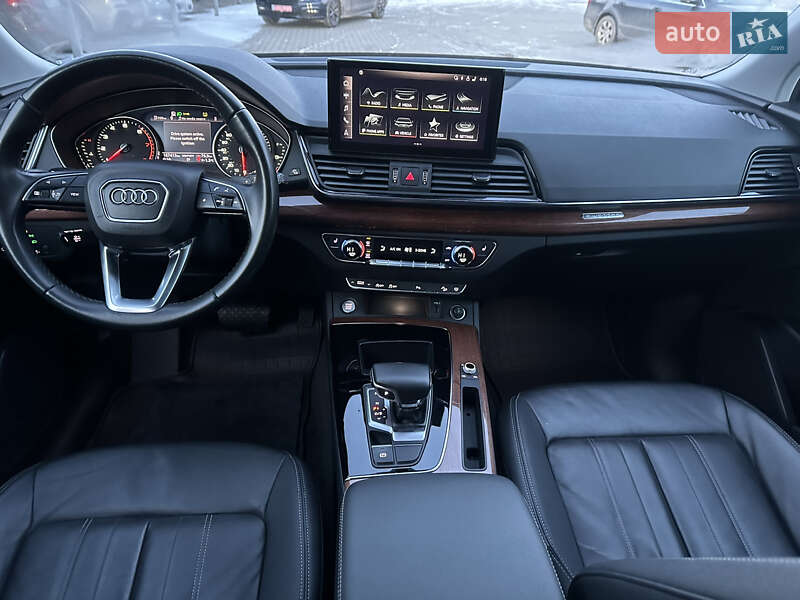 Позашляховик / Кросовер Audi Q5 2021 в Володимирі