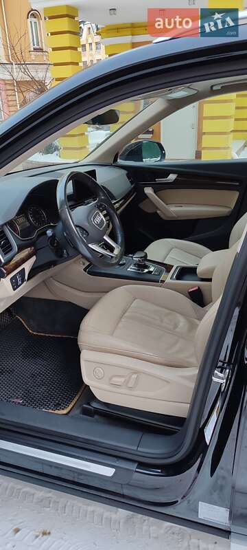 Позашляховик / Кросовер Audi Q5 2017 в Києві