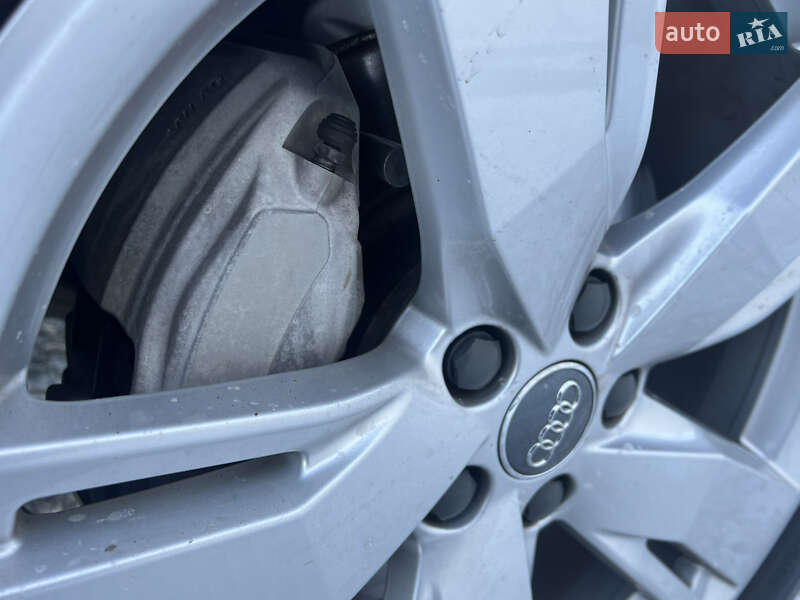 Внедорожник / Кроссовер Audi Q5 2017 в Луцке