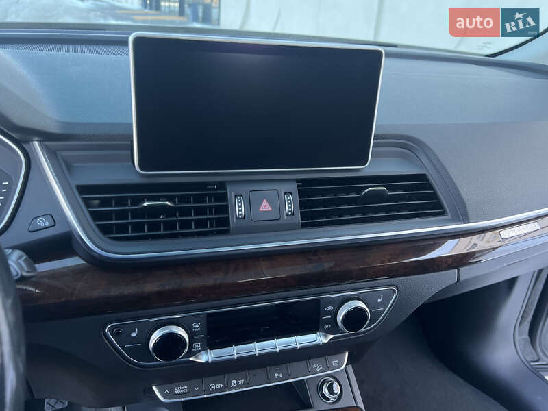 Внедорожник / Кроссовер Audi Q5 2017 в Луцке